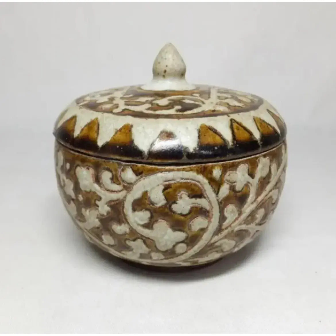 15th Century Thai Sawankhalok and Kalong Ceramic Covered Boxes