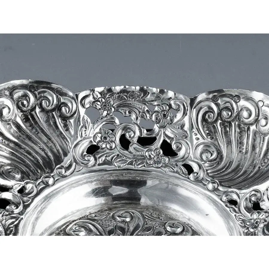 19th Century English Art Nouveau Sterling Silver Repoussé Nut Dish