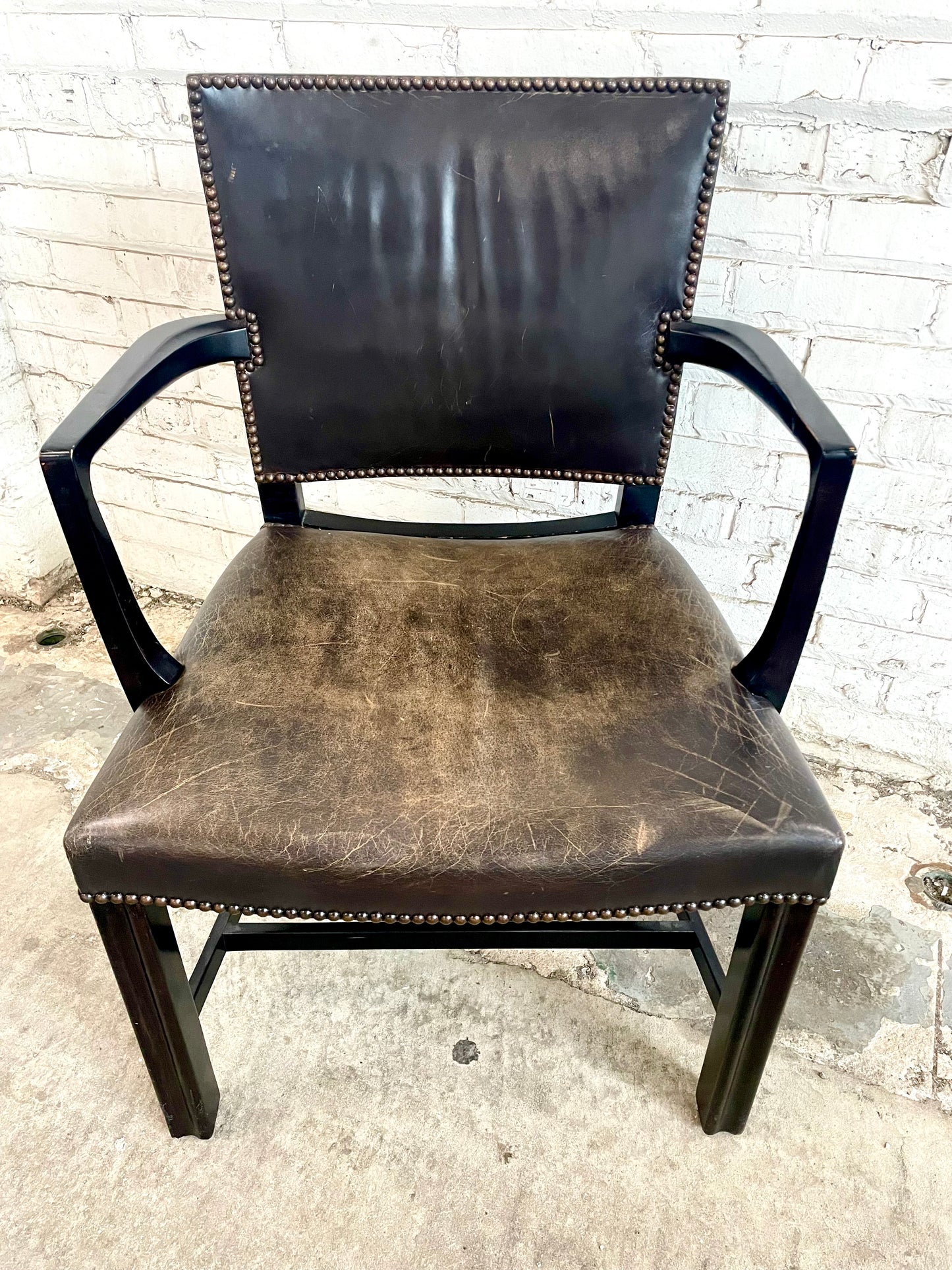 Dessin Fournir Leather Upholstered Allen Dining Arm Chairs