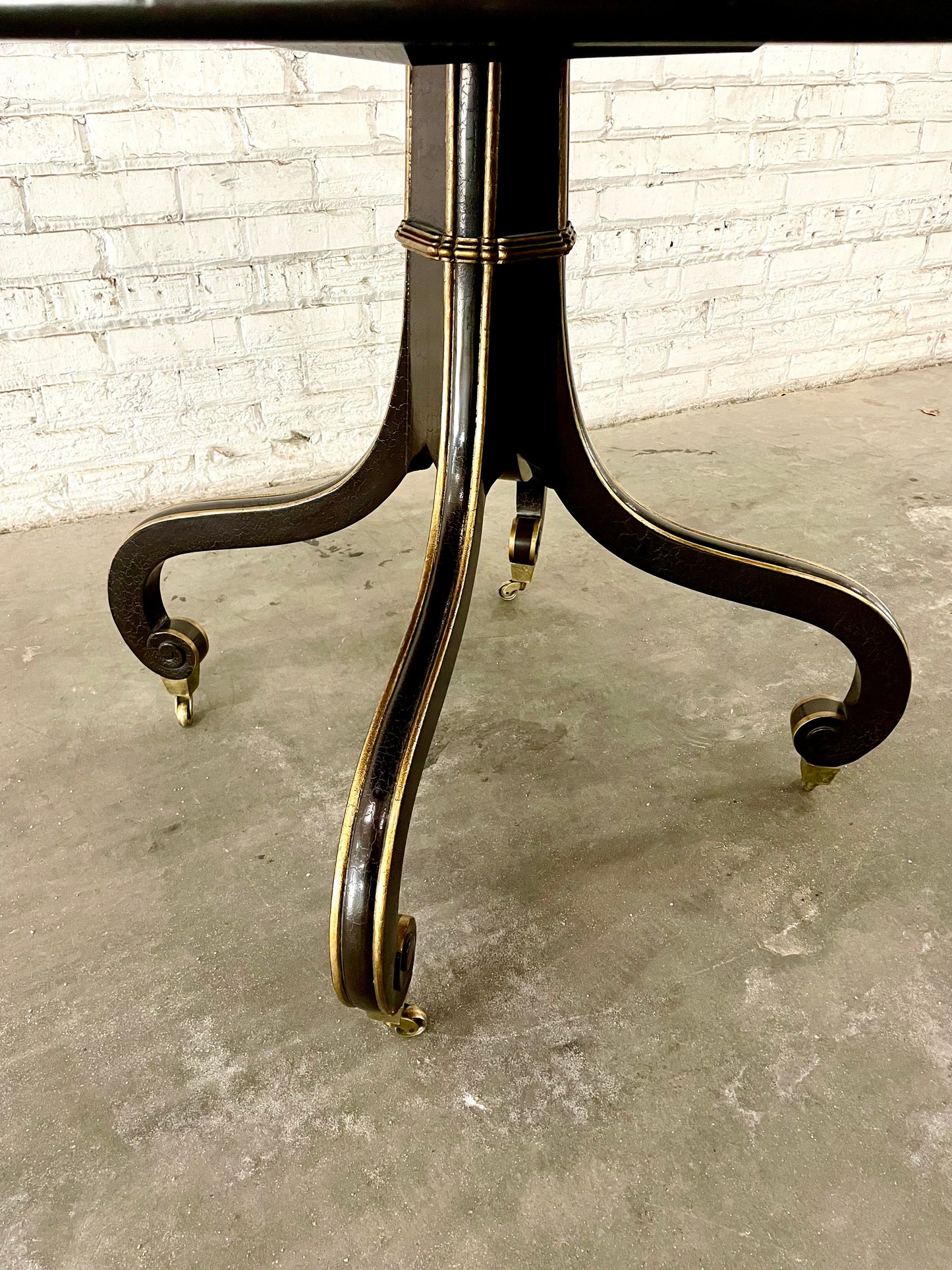 Dessin Fournir Georgian Chinoiserie Coleridge Dining Table