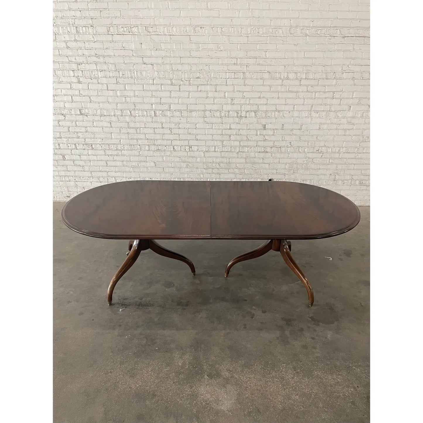 Dessin Fournir Georgian Mahogany Extendable Dining Table