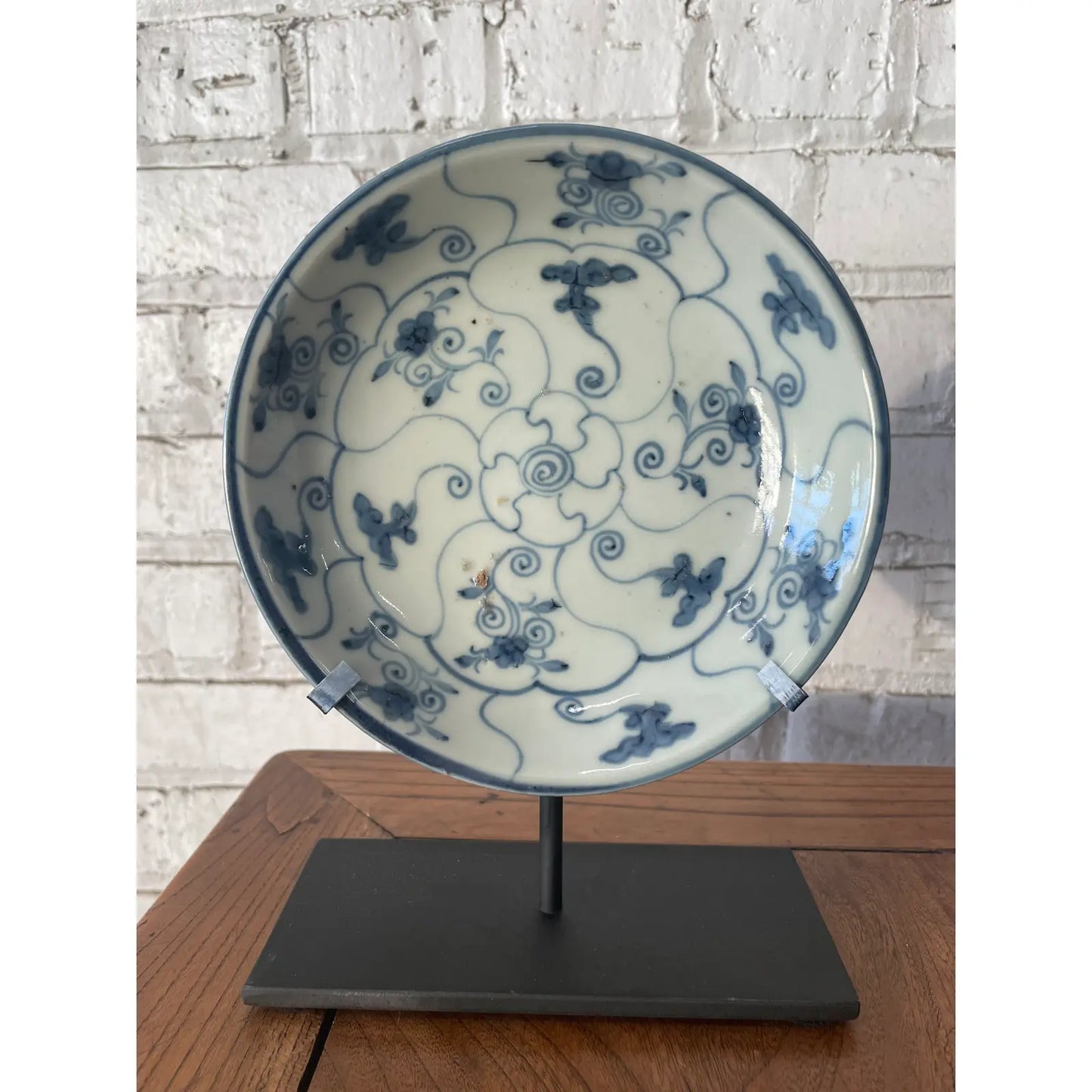 Early 18th Century Qing Dynasty Chinese Blue and White Porcelain Plates