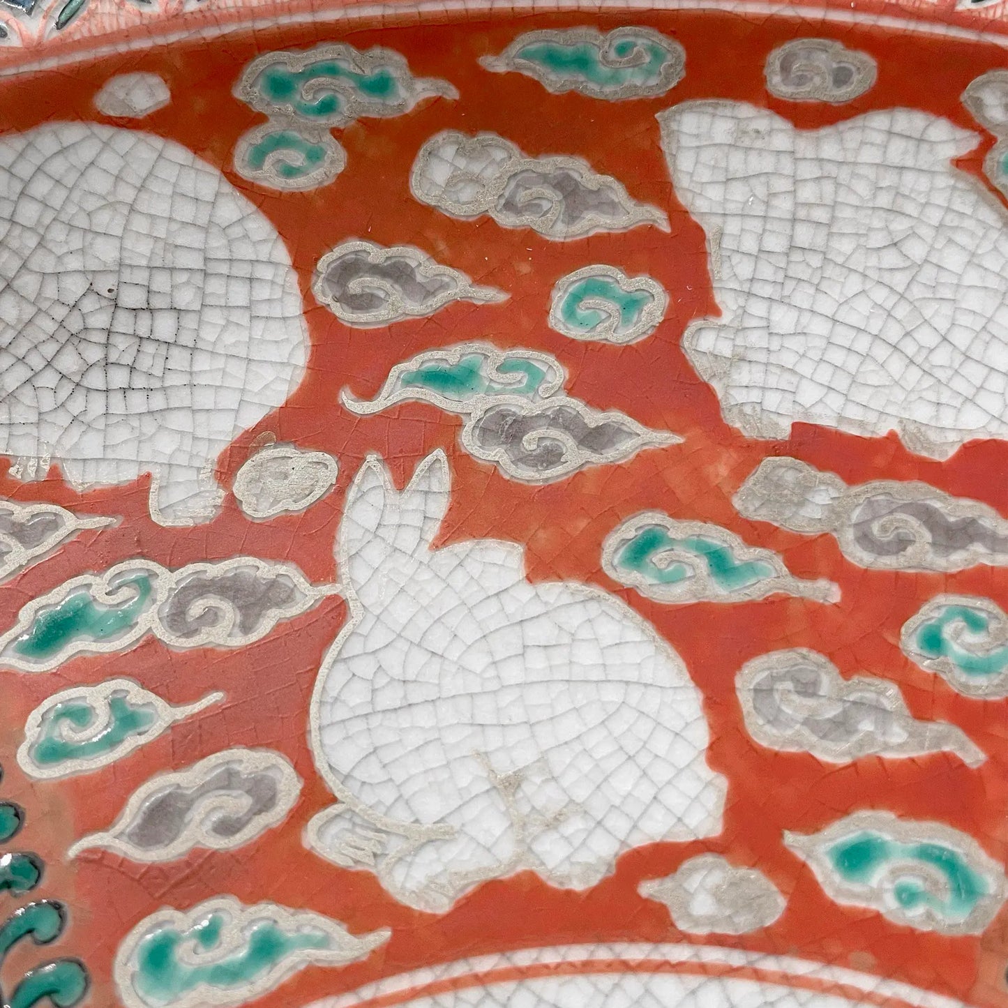 19th Century Japanese Edo Kutani Porcelain Charger With Rabbits