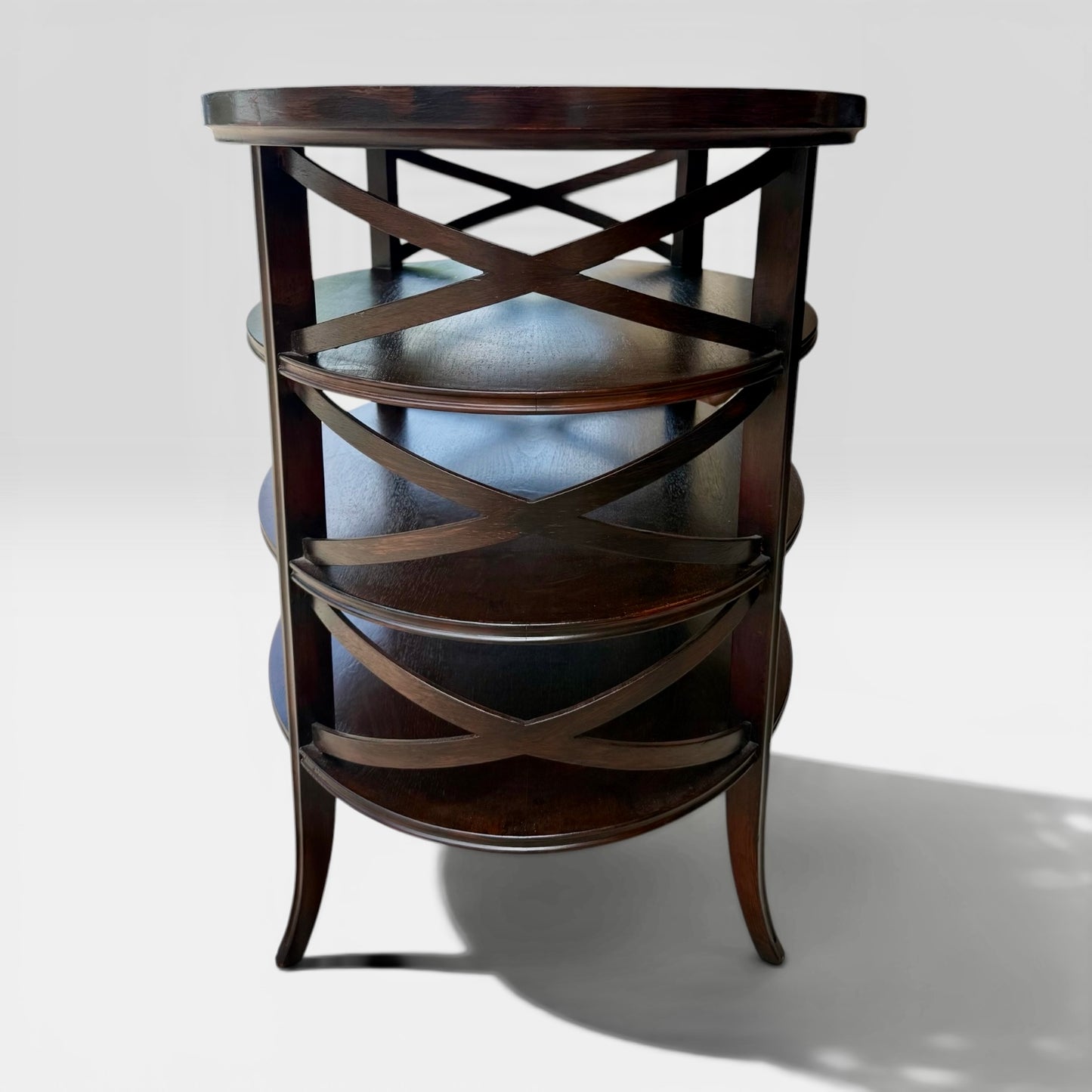 Dessin Fournir Traversa Table by Erika Brunson