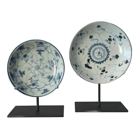 Early 18th Century Qing Dynasty Chinese  Blue and White Porcelain Plates