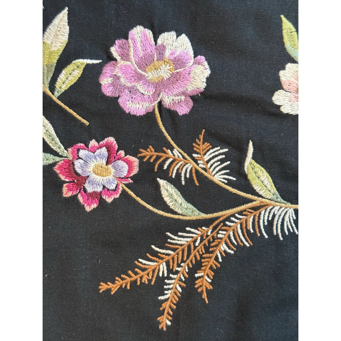 Embroidered Floral Linen Placemats
